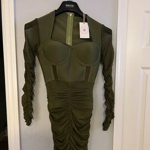 It’s a brand new dress which was gifted to me never wore has the tag on it